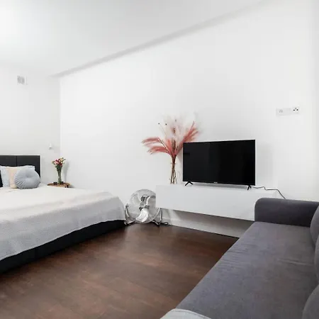 Espresso Apartment Plac Mirowski Warsaw Exterior photo